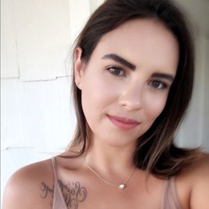 Meet your posher, Ashley!